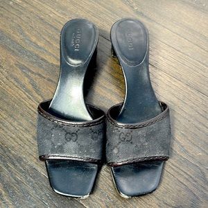 Vintage Gucci sandals. Size 5.